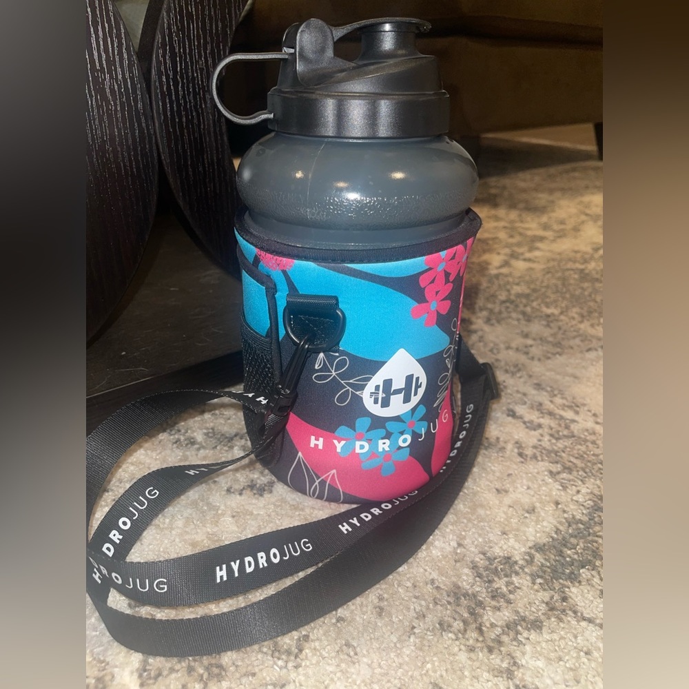HYDROJUG Black Jug & Sleeve Set